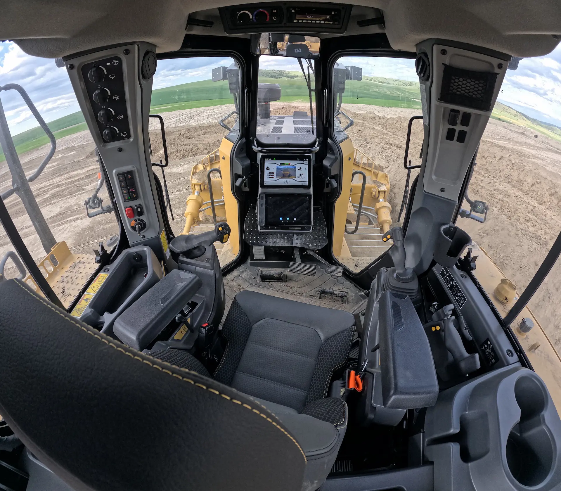 CAT Dozer cabin tech